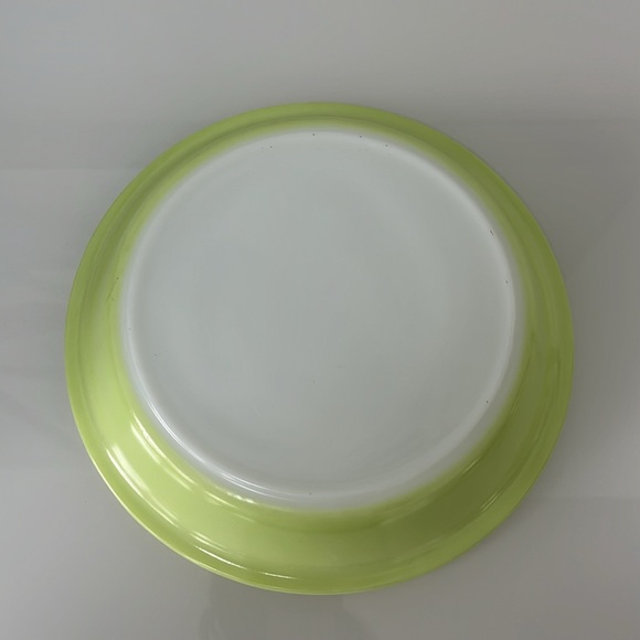 Pyrex Yellow Round 9” Ovenware Vintage Baking Dish - Picture 3 of 10